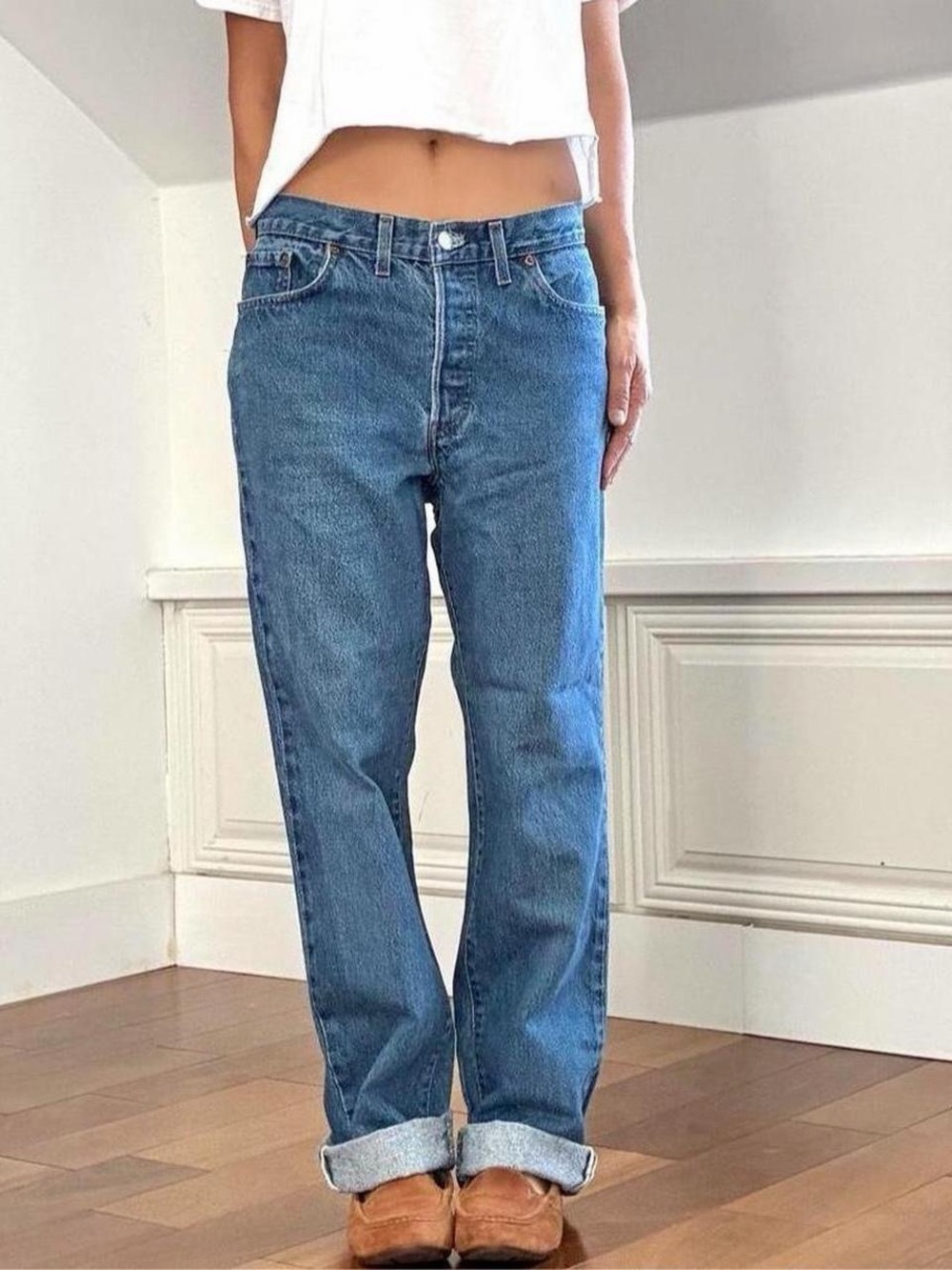 Women’s vintage Levis 501 faded medium wash straight leg jeans size -29/30